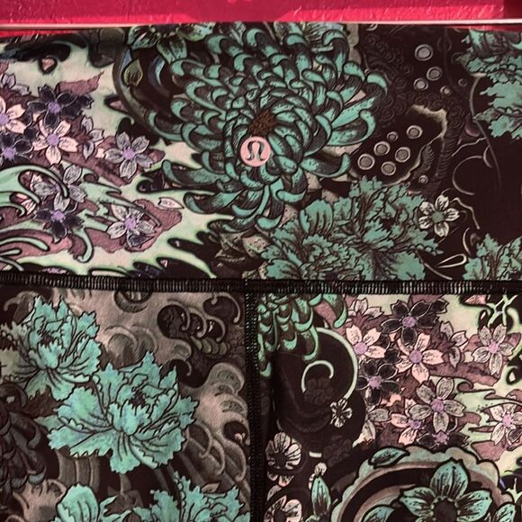 Lululemon Memoir Wunder Under hi rise capri length tight. - Picture 6 of 12